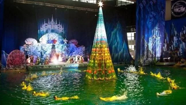 Новогодняя елка в бассейне СК Олимпийский