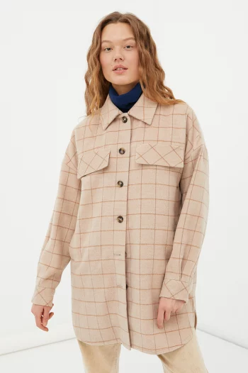драповое женское пальто в рубашечном стиле(драповое женское пальто в рубашечном стиле)