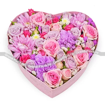 Цветочные композиции Гранд Флора(Любовное письмо - коробка с хризантемами и кустовыми розами)