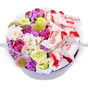 Новинки Гранд Флора(Весна в цветах - коробка с цветами и конфетами)