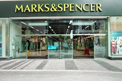900 магазинов Marks & Spencer